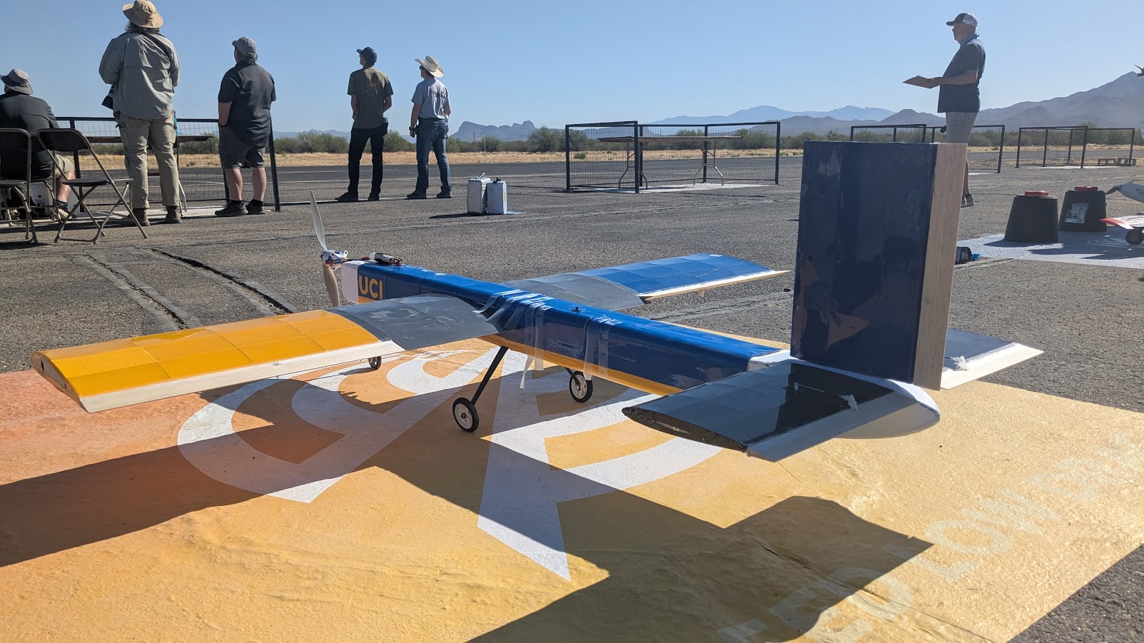 plane line up waiting to take off